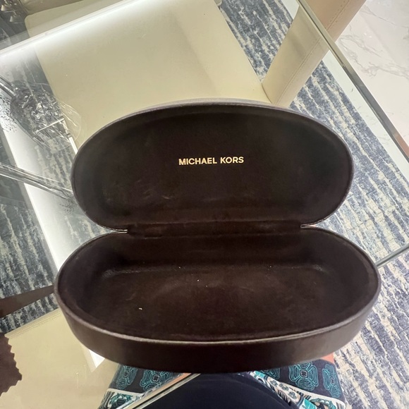 Michael Kors used Sunglasses. Gold frame and brownish lens. - Picture 6 of 6